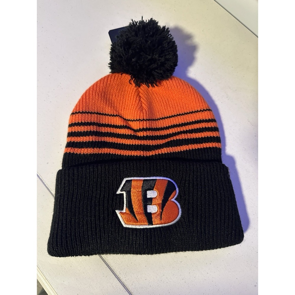 NWTS Cincinnati Bengals Beanie Hat Pom Cuffed Knit Fleece Lined Knit NFL Black